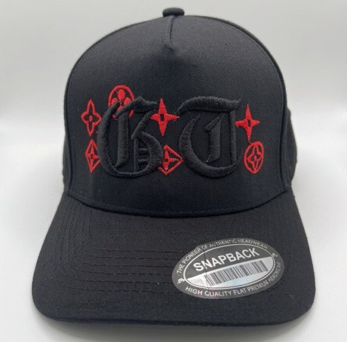 gorra snapback negra con