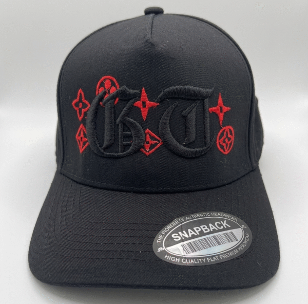gorra snapback negra con